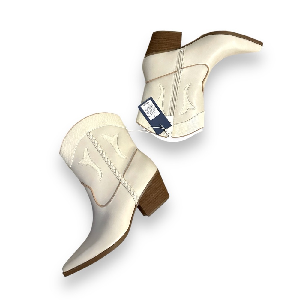 NWT Ivory Universal Thread Western Cowboy Boots - Womens size 10